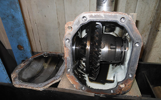Процесс ремонта редуктора Мерседес