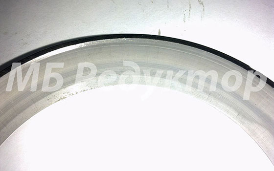 Следы выроботки на корпусе подшипника редуктора Мерседес