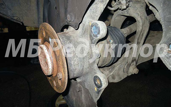 Съем ступицы и замена ступичного подшипника на Мерседес